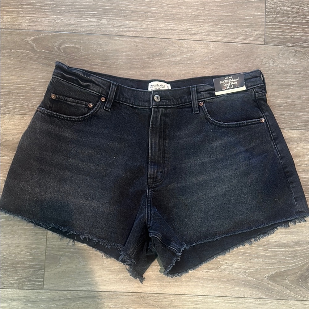 NWT Abercrombie & Fitch Black 90s Relaxed Cutoff Denim Shorts